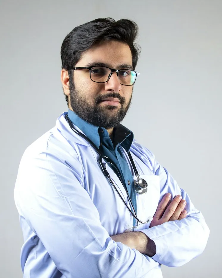 Dr. Dt. Emre Kaplan portresi